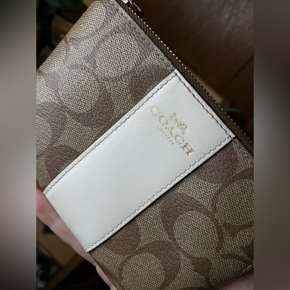 Coach Wristlet ✨